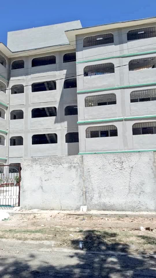 ¡Escándalo en Cuba: Mientras el pueblo sufre, el régimen construye lujosas viviendas para sus represores!