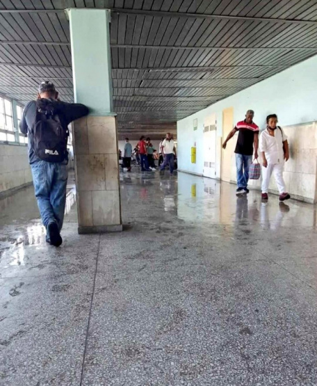 ¡Inundaciones y peligros en el Hospital de Cienfuegos! ¿Hasta cuándo toleraremos esta crisis?