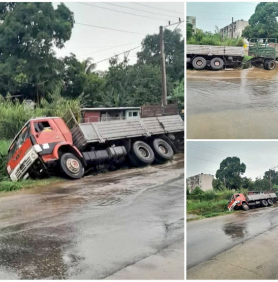 ¡Impactante accidente en Boyeros! Un camión se va a la cuneta y preocupa el estado de sus ocupantes. ¡Todos los detalles aquí!